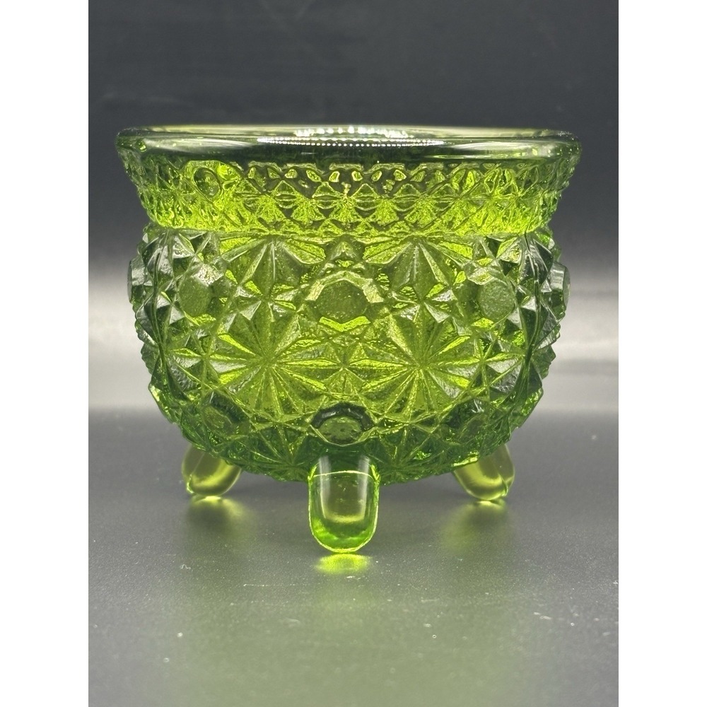 Vintage L.E. Smith Green Daisy & Buttons Three Footed Art Glass Cauldron 3"